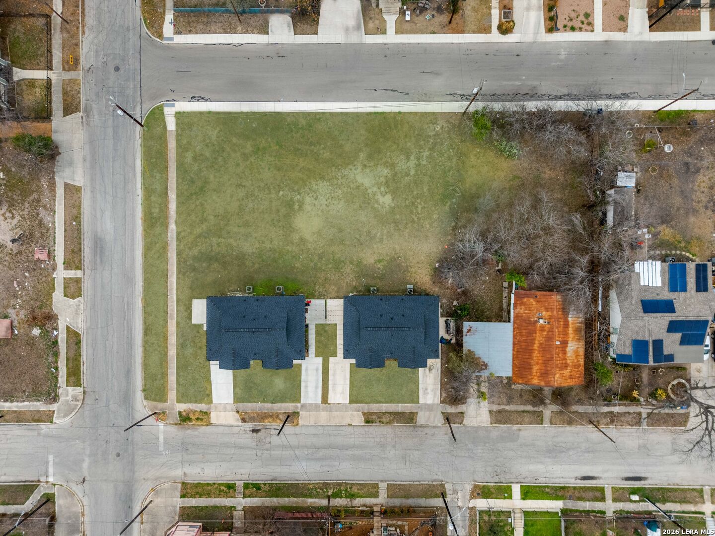 903 Dawson