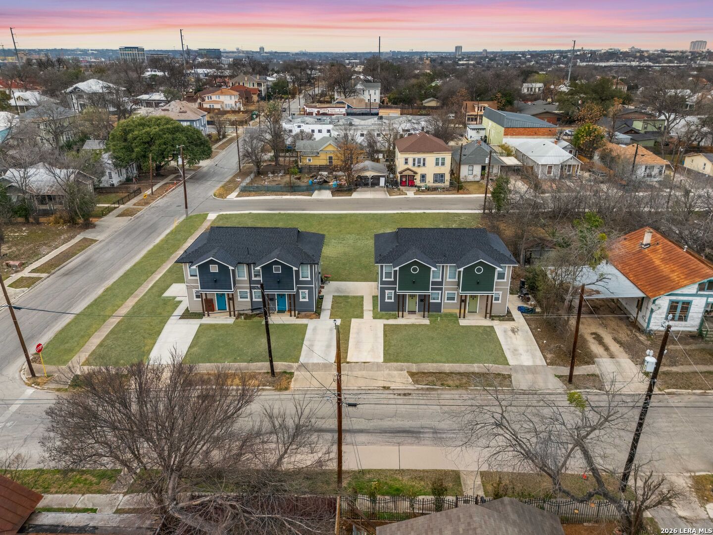 903 Dawson