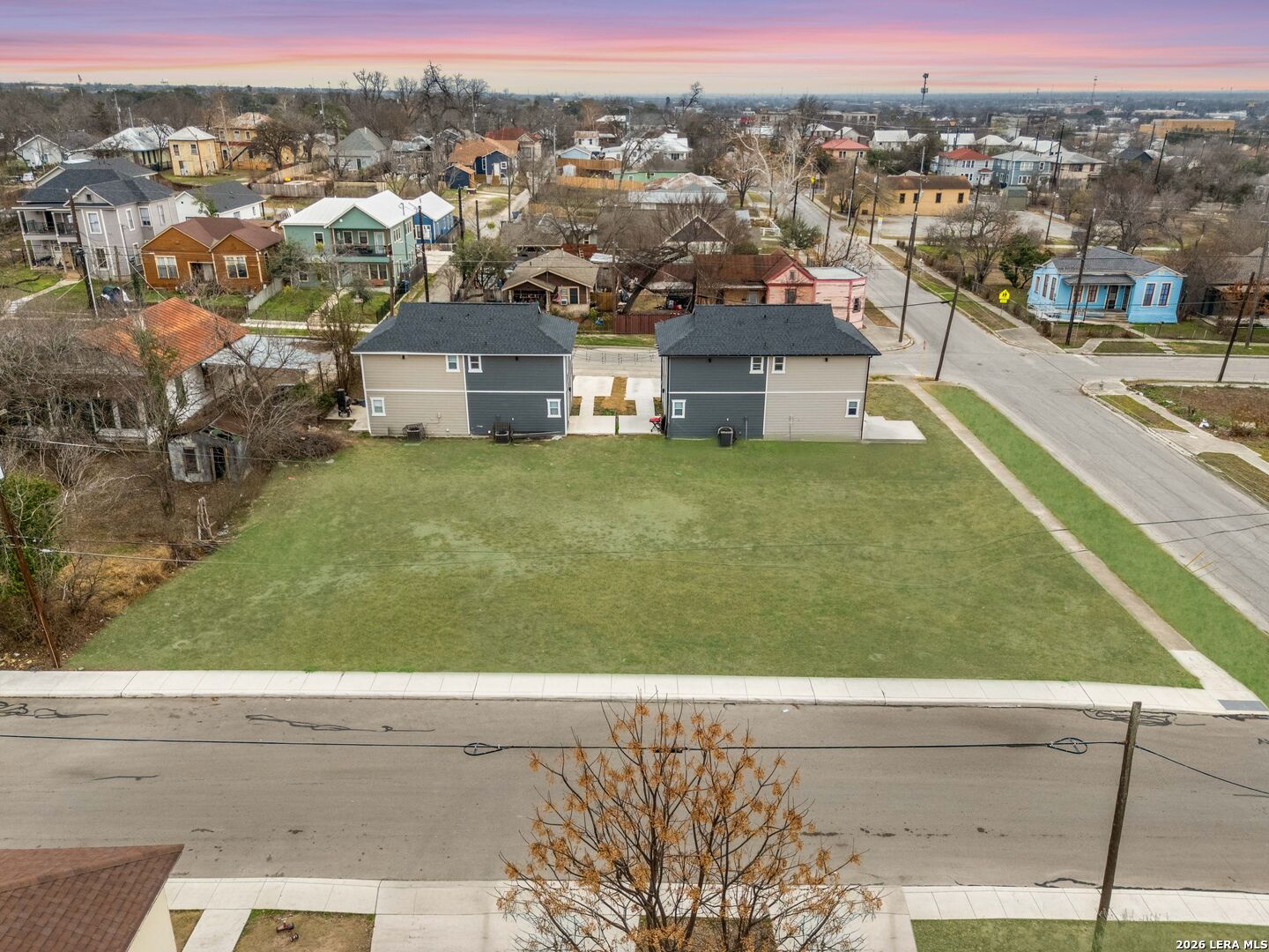 903 Dawson