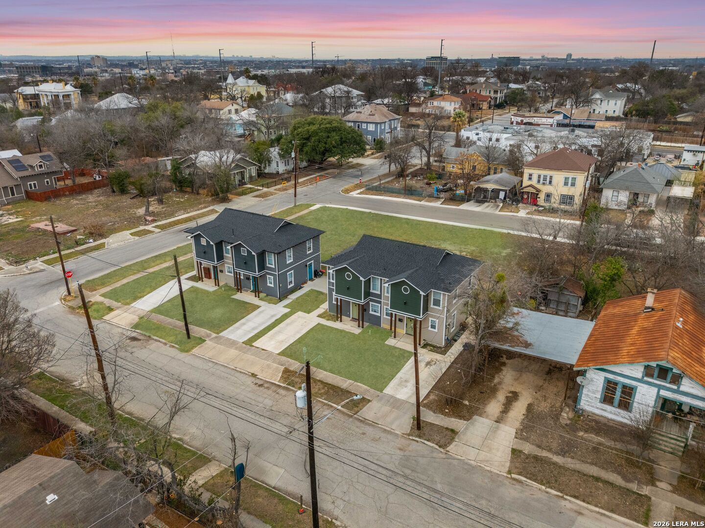 903 Dawson