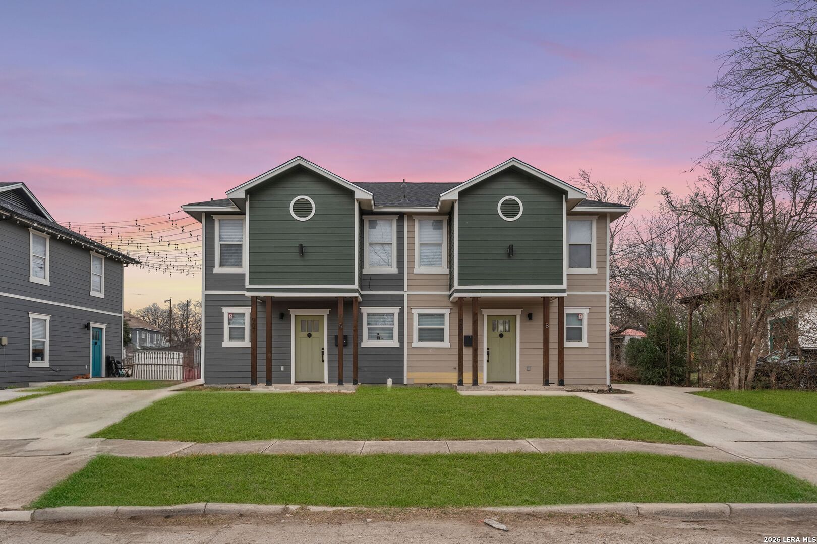 907 Dawson