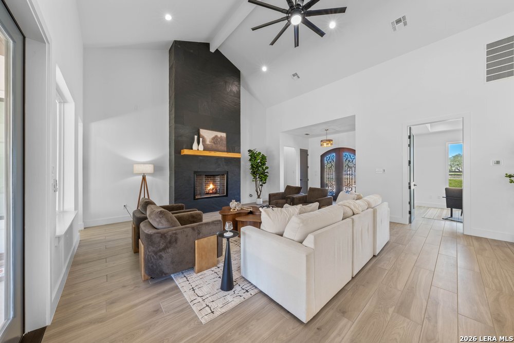 877 Annabelle Ave