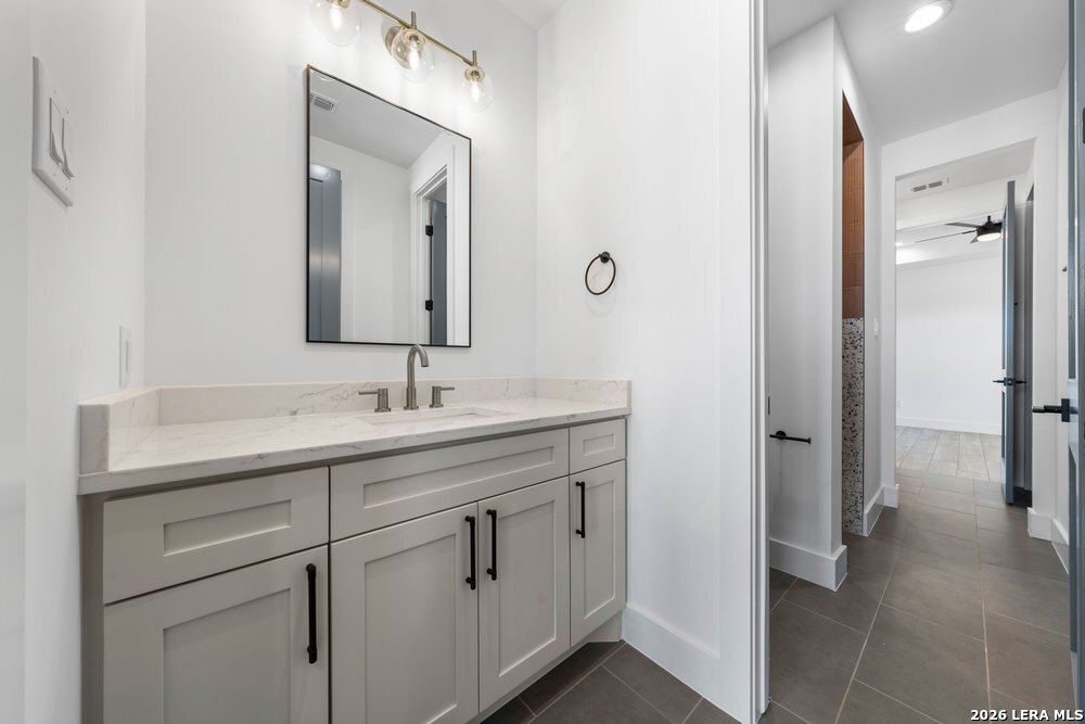 877 Annabelle Ave