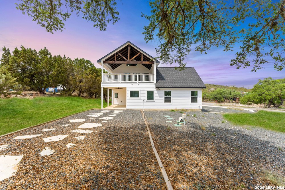 1090 Arcadia Dr