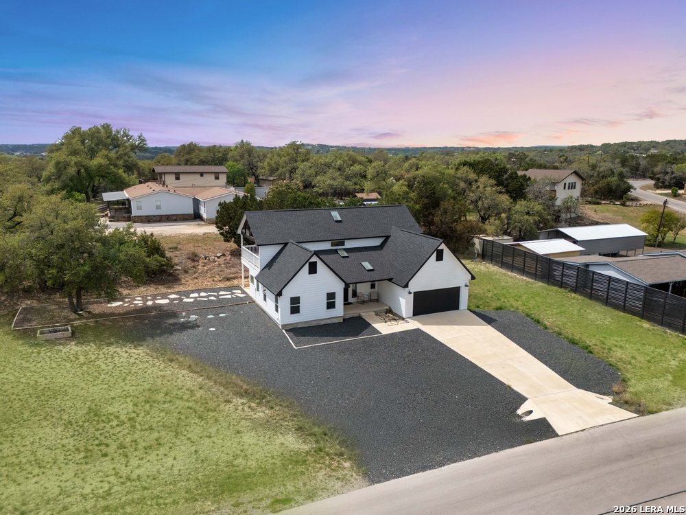 1090 Arcadia Dr