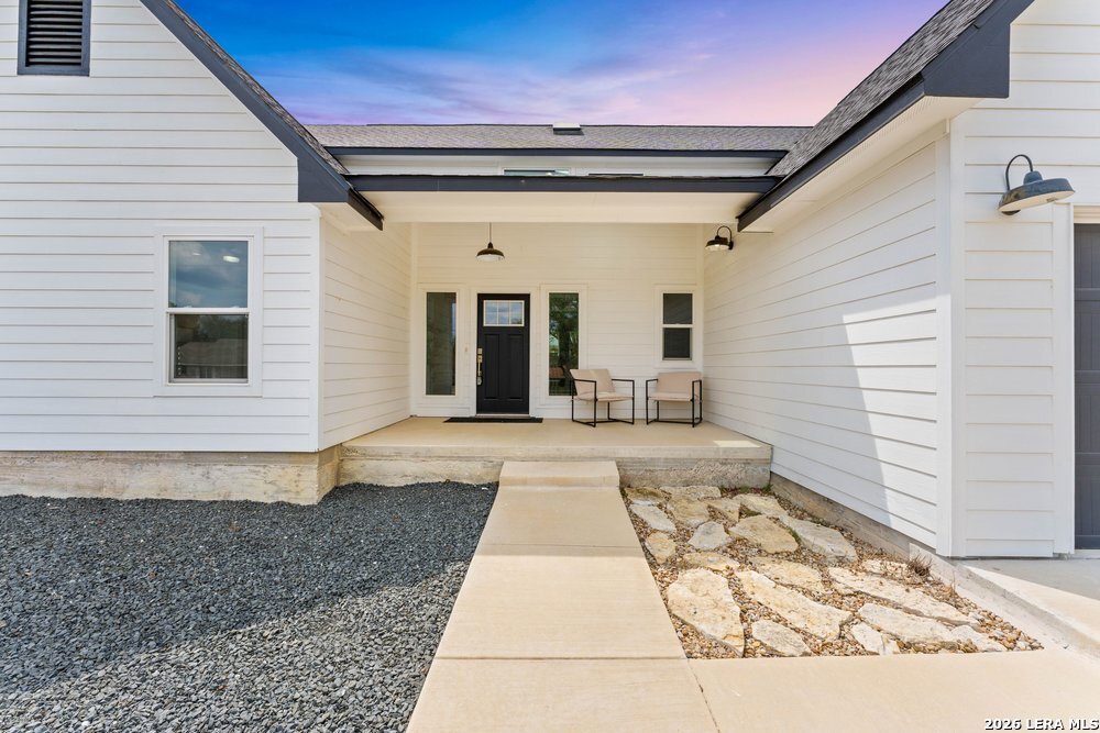 1090 Arcadia Dr