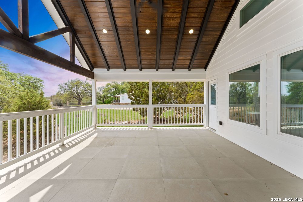1090 Arcadia Dr