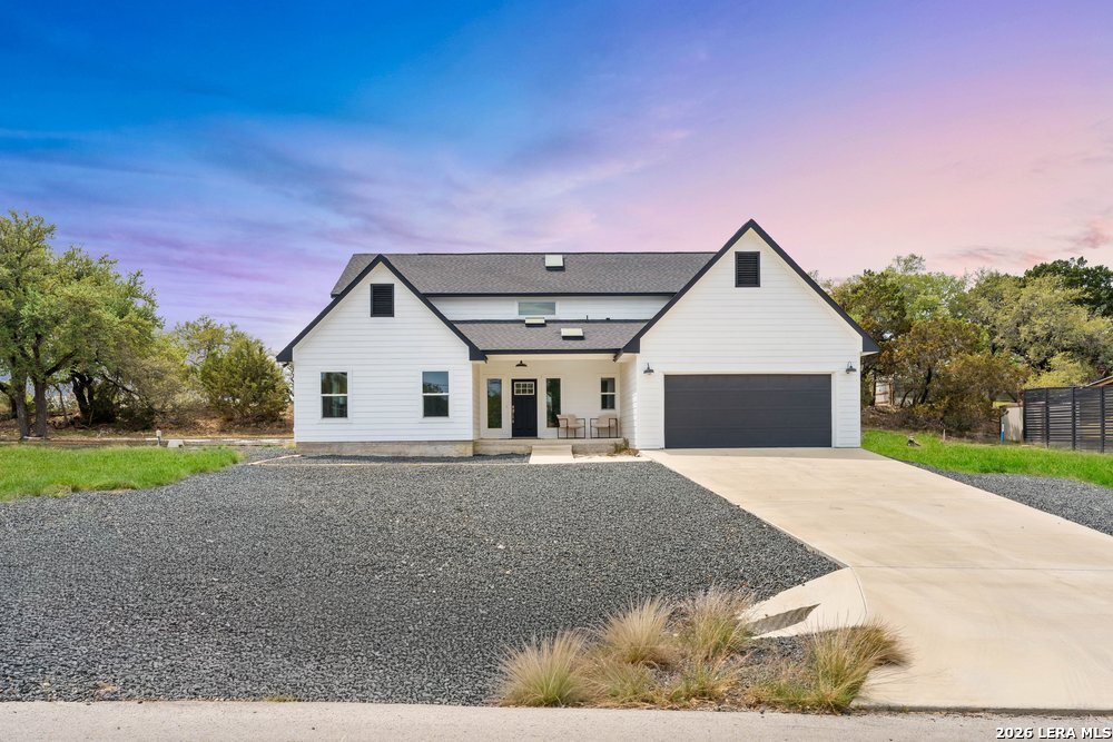 1090 Arcadia Dr