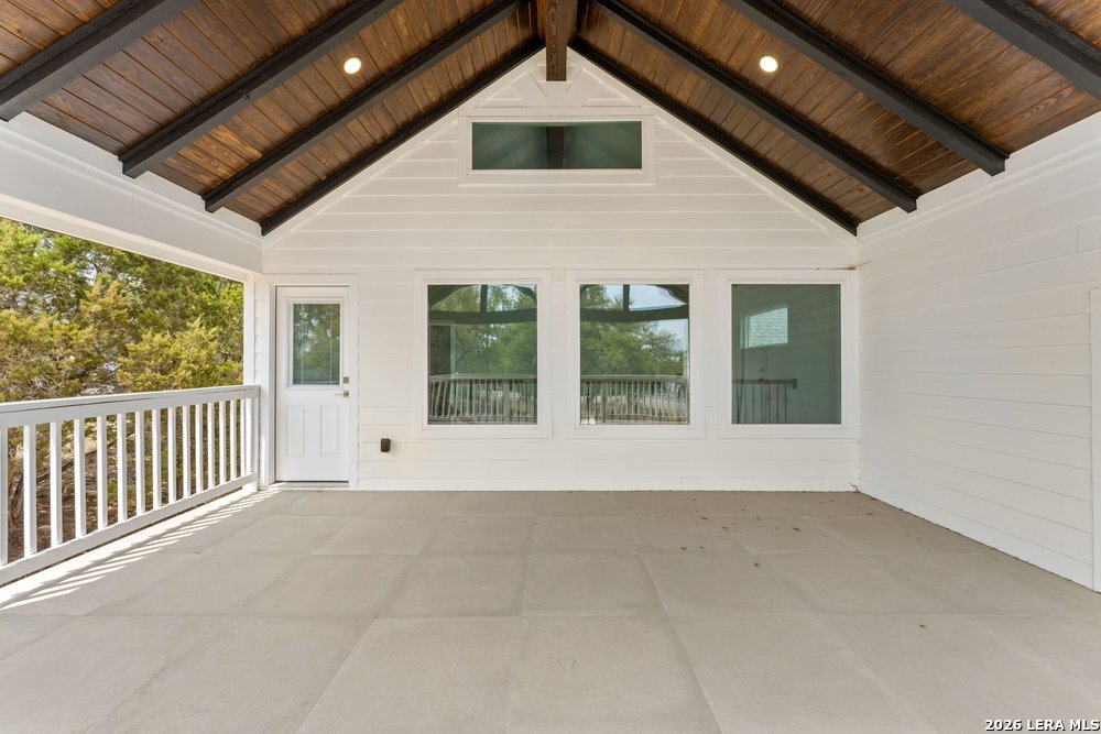 1090 Arcadia Dr