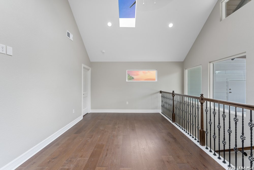 1090 Arcadia Dr