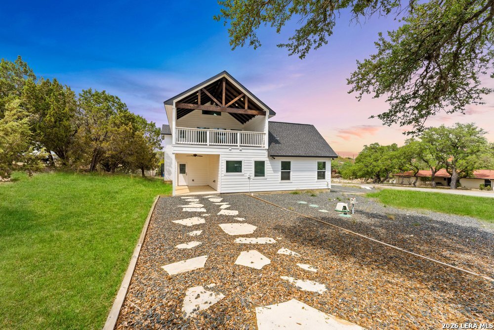 1090 Arcadia Dr