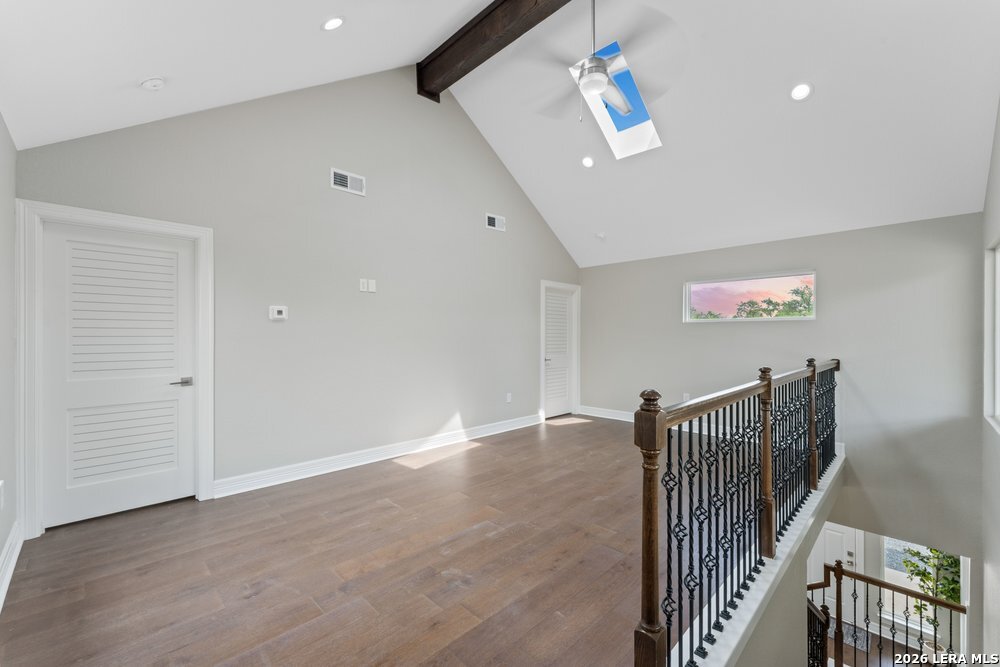 1090 Arcadia Dr