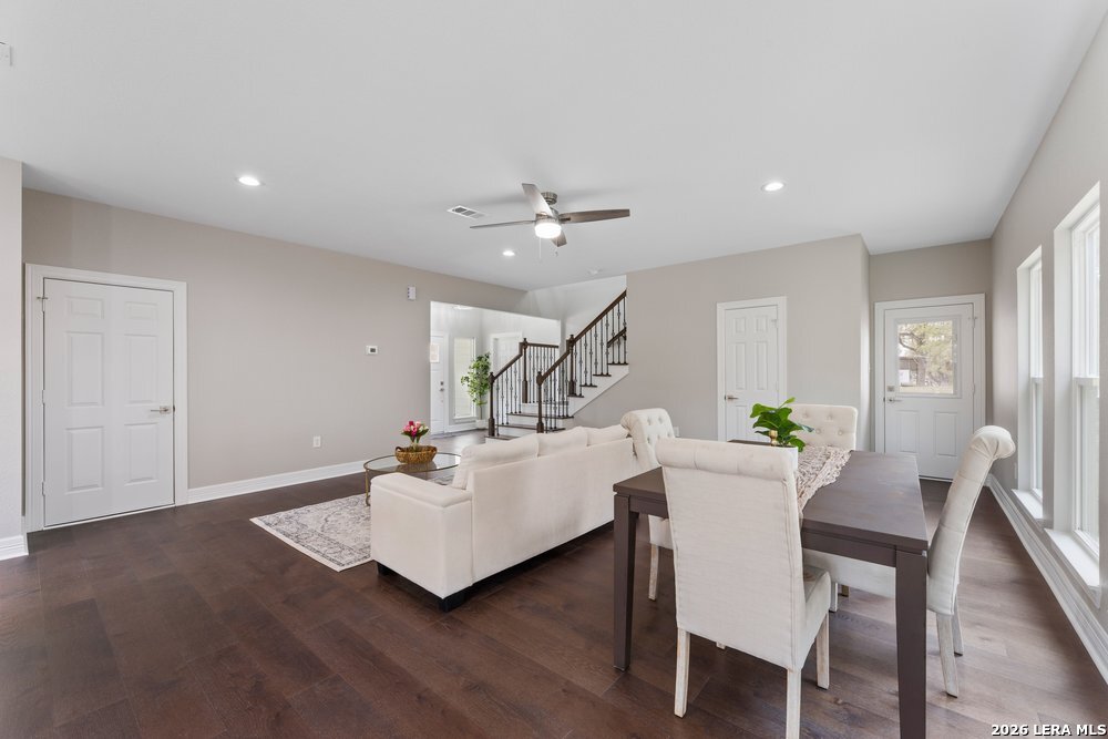 1090 Arcadia Dr
