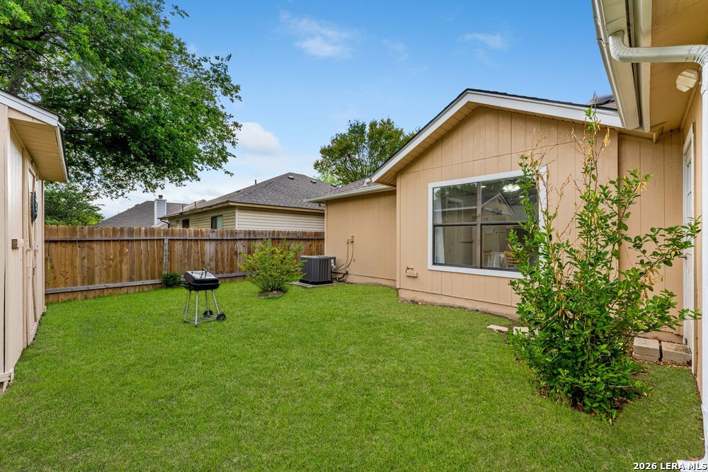 9238 Bowen Dr