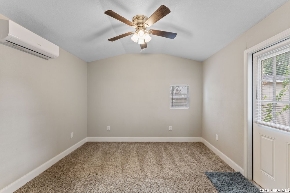 9238 Bowen Dr