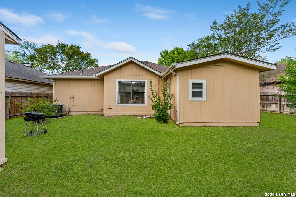9238 Bowen Dr