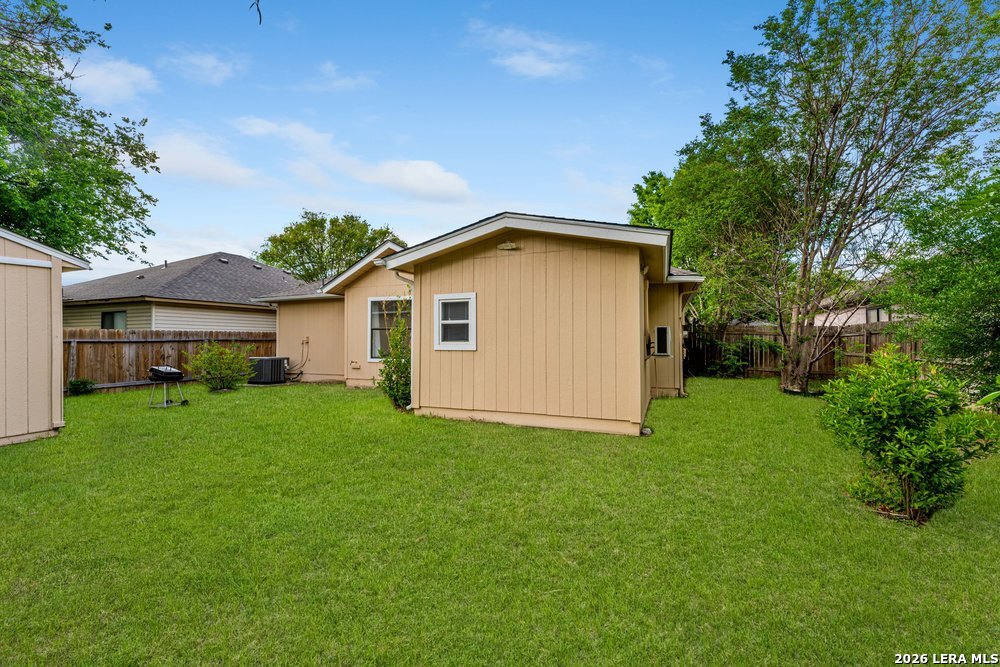 9238 Bowen Dr