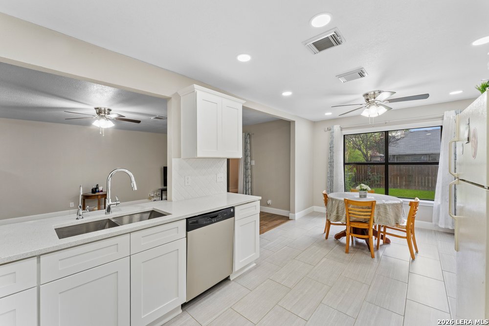 9238 Bowen Dr