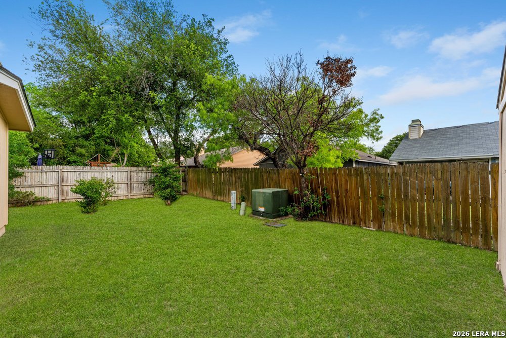 9238 Bowen Dr