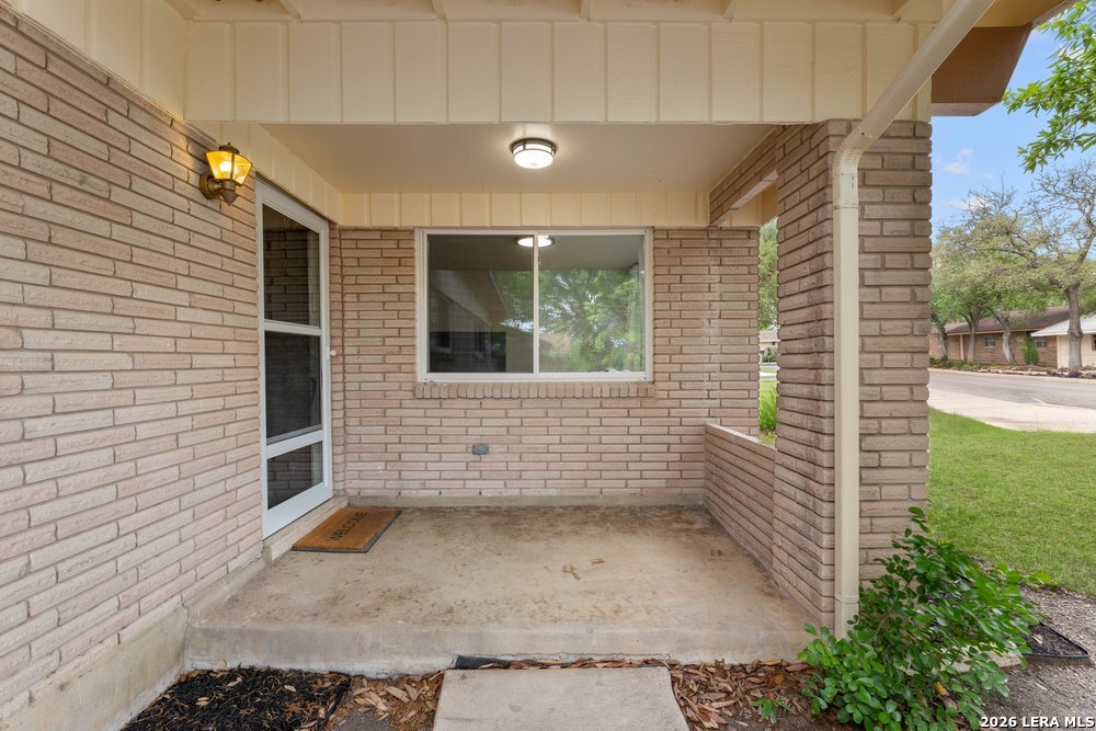 9823 John Rolfe Dr