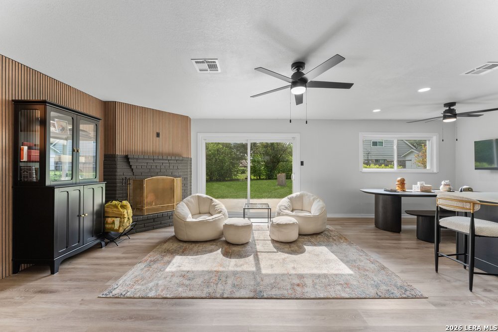 9823 John Rolfe Dr