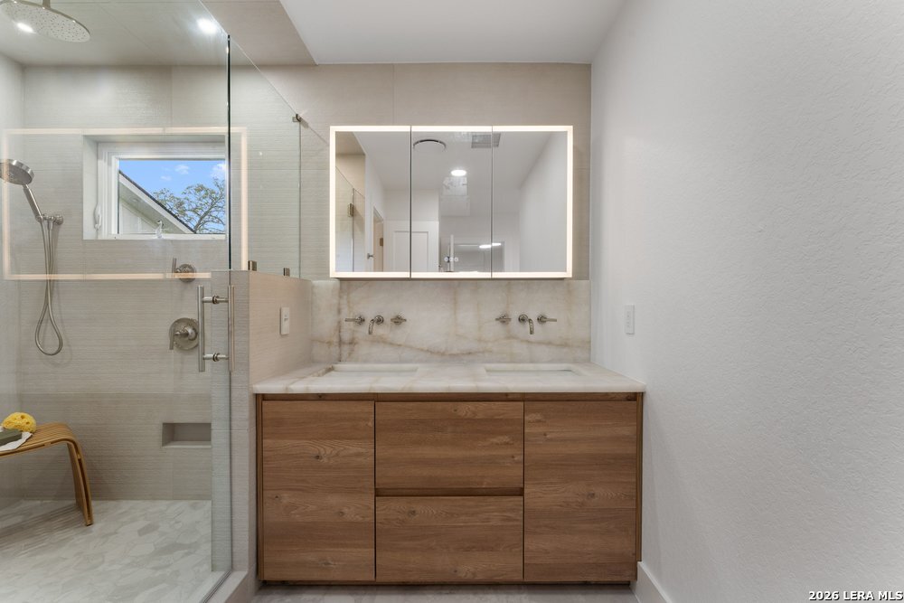 706 Kenilworth