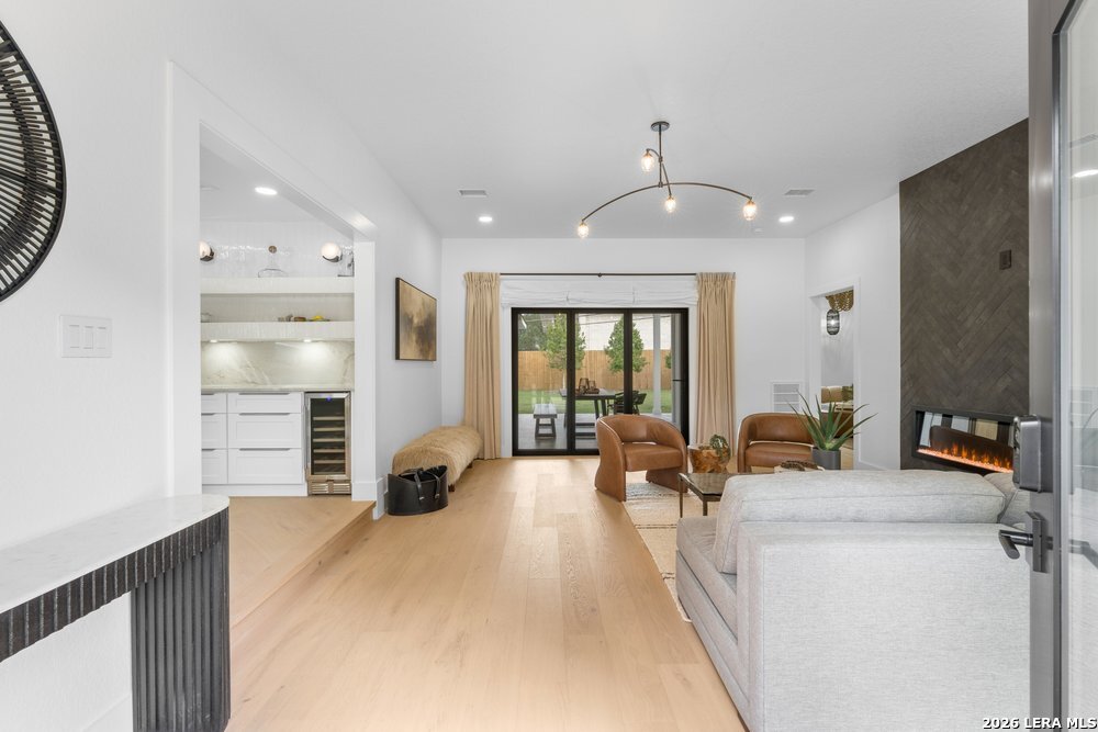 706 Kenilworth