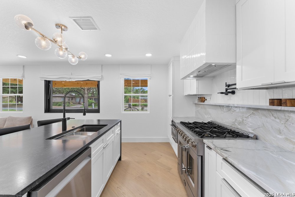 706 Kenilworth