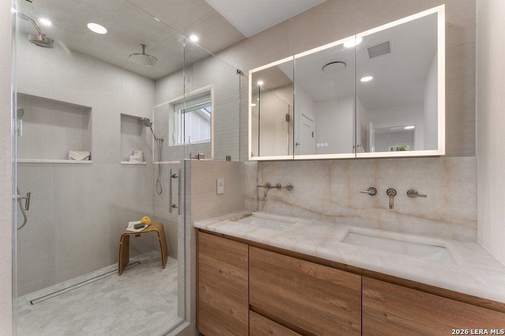 706 Kenilworth