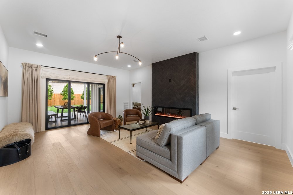 706 Kenilworth