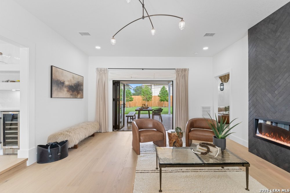 706 Kenilworth