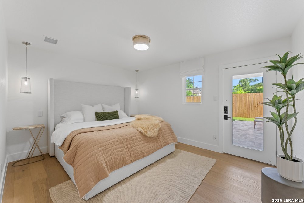 706 Kenilworth