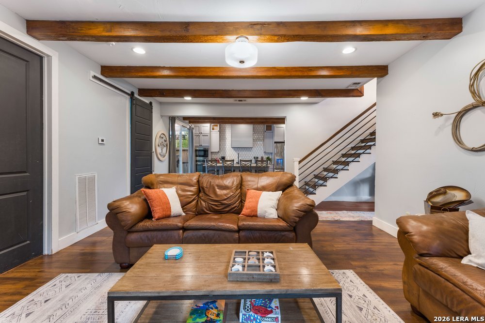 695 Comal Ave