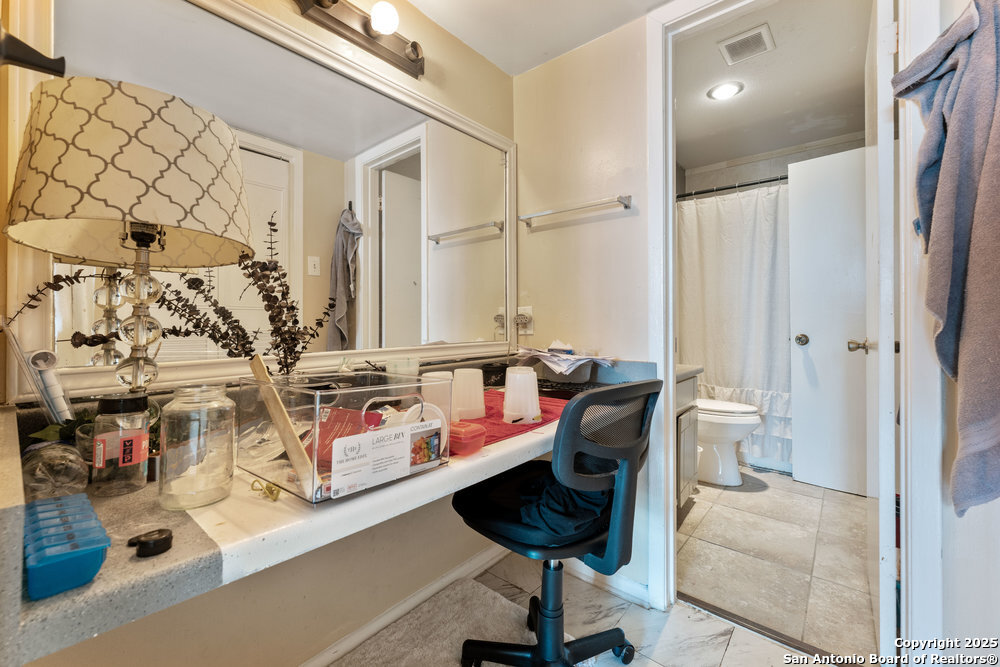 6611 Southpoint St B124