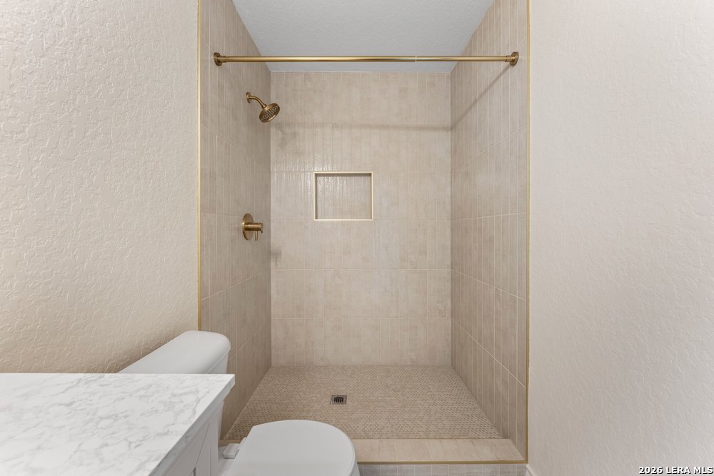 9007 Tezel Point