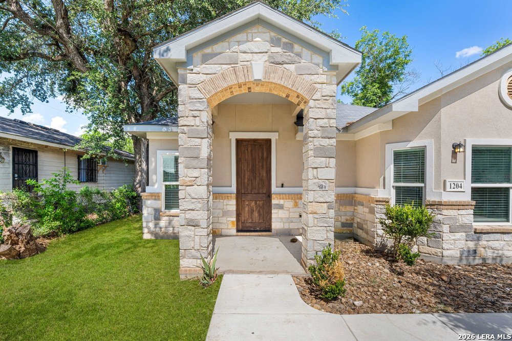 1204 Valencia