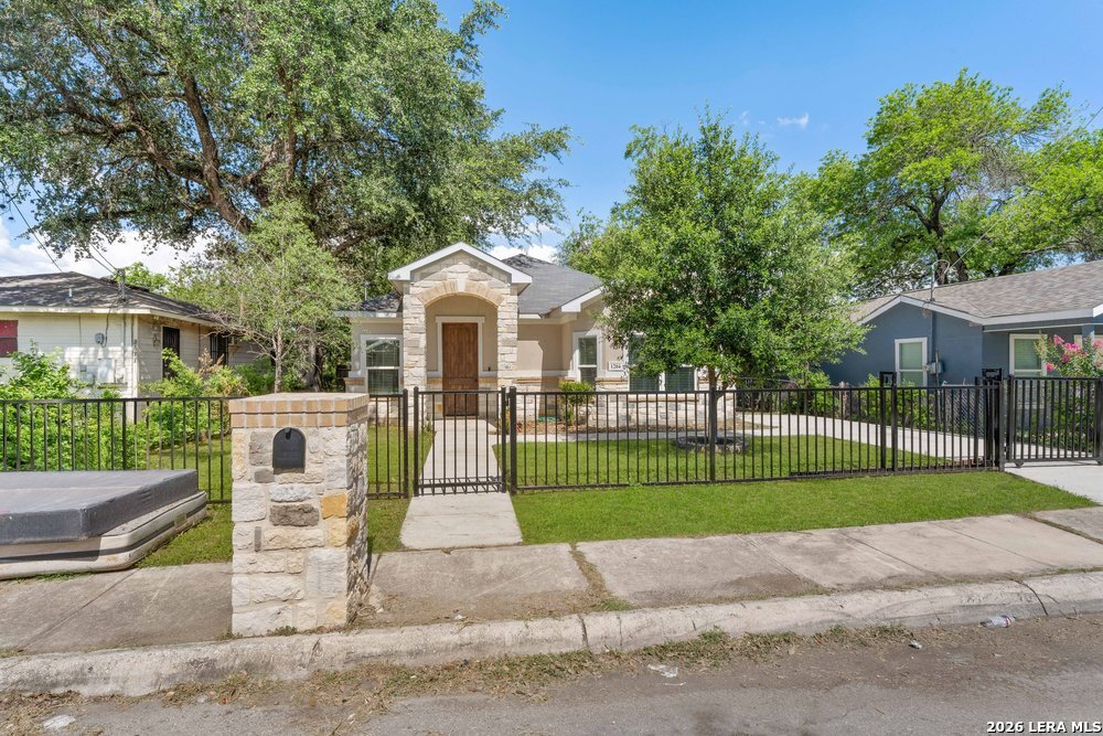 1204 Valencia