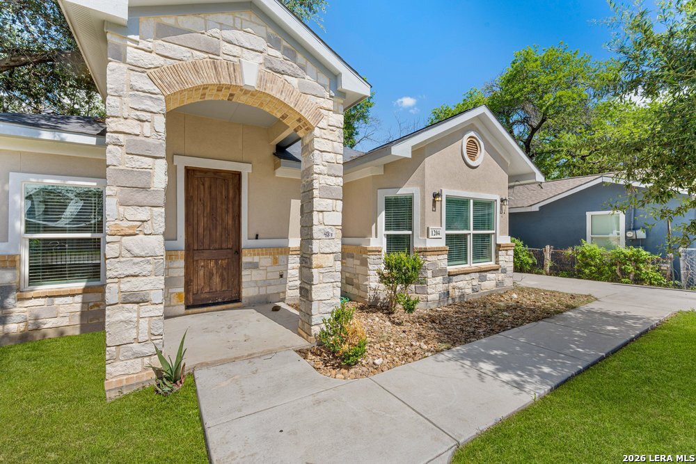 1204 Valencia