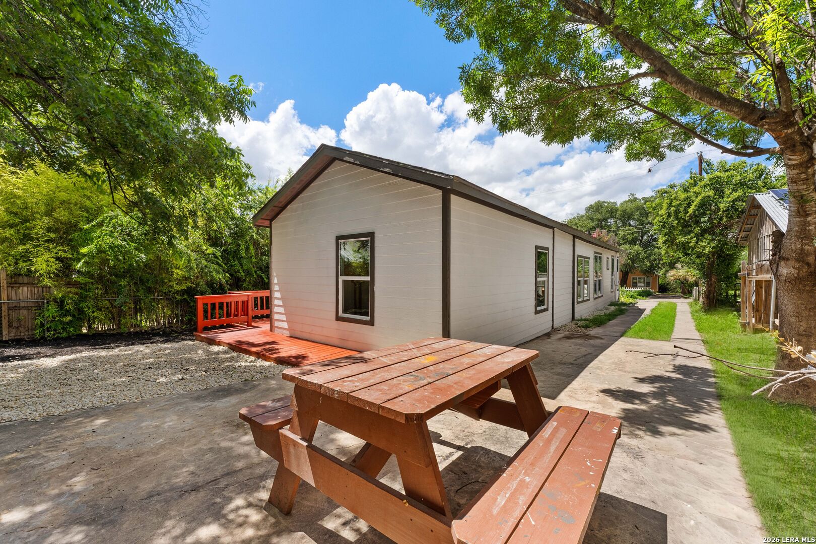 612 W Magnolia Ave