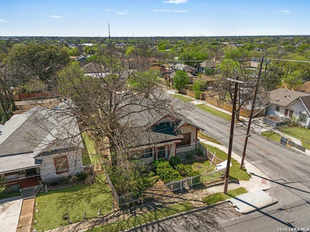 2922 Buena Vista St
