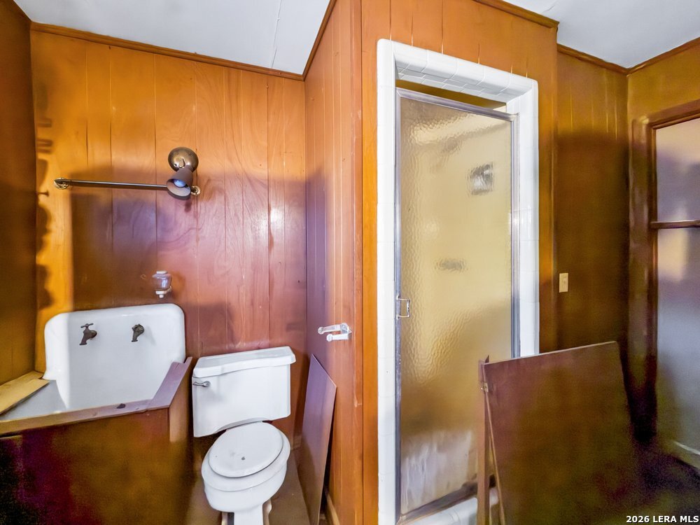 2922 Buena Vista St