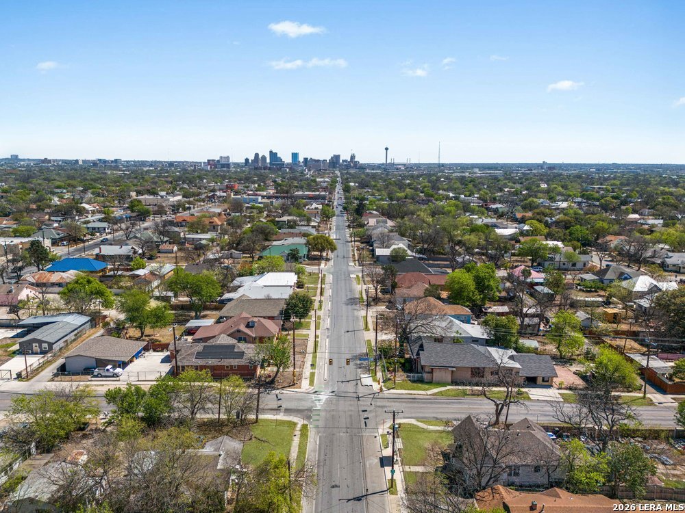 2922 Buena Vista St