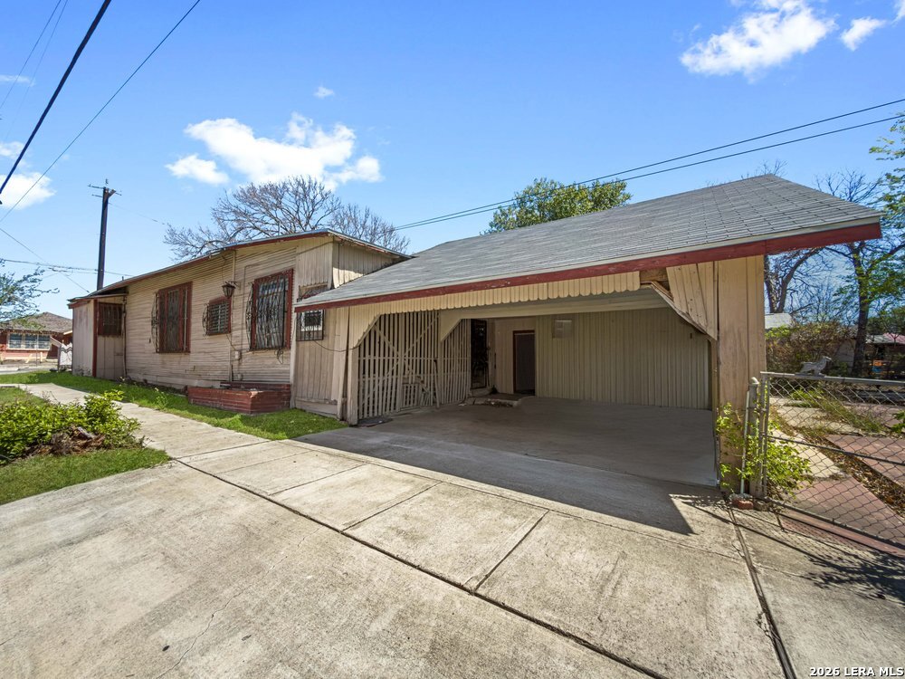 2922 Buena Vista St