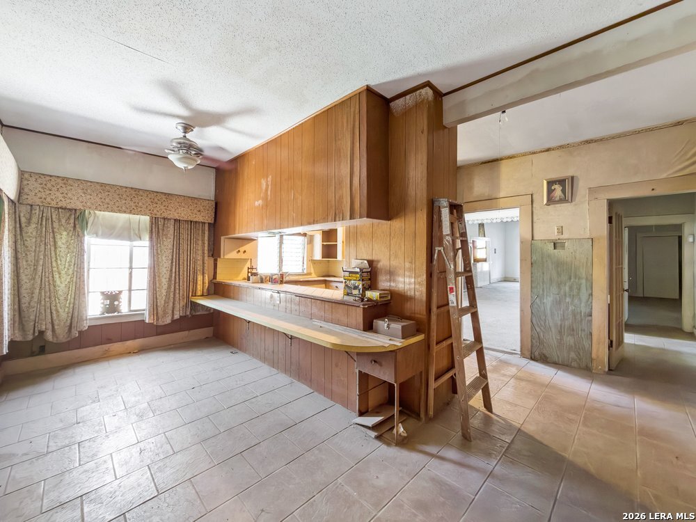 2922 Buena Vista St