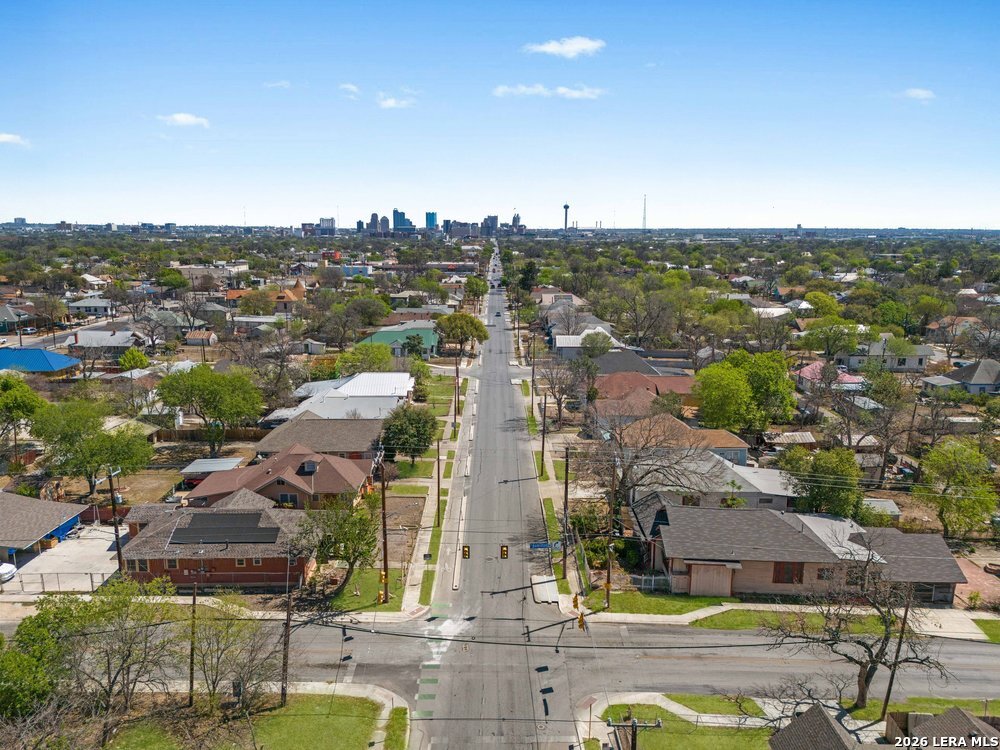 2922 Buena Vista St