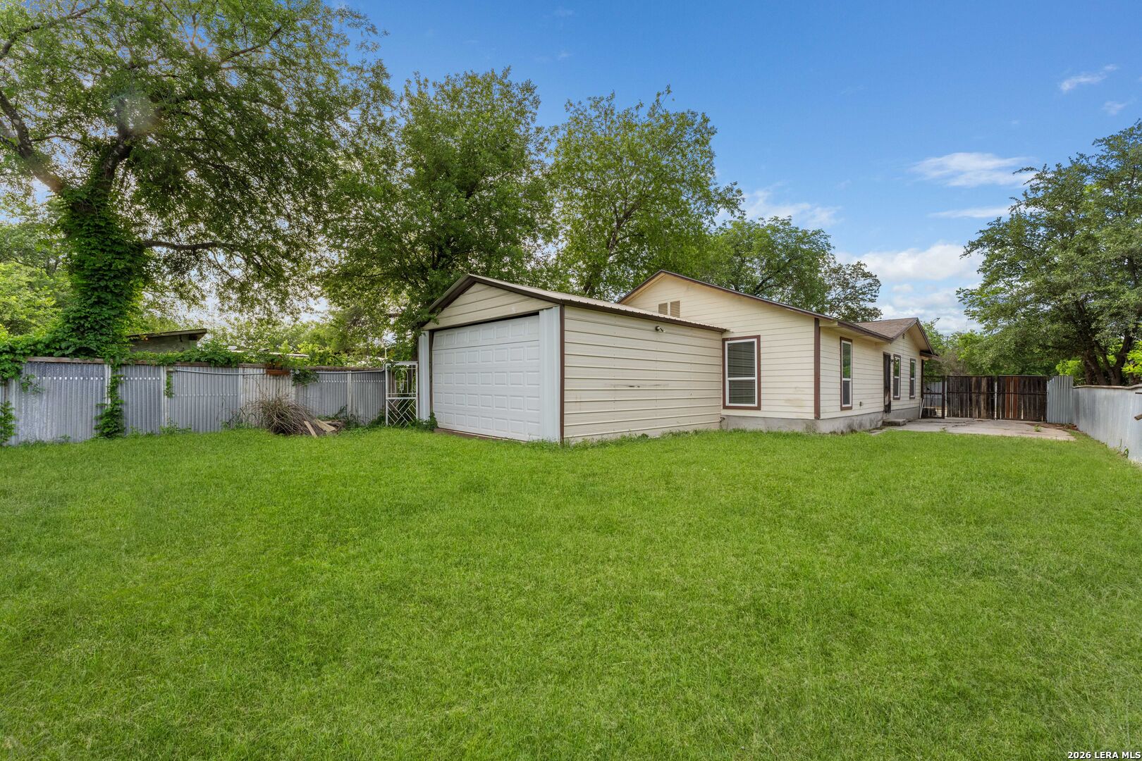 2114 Fitch