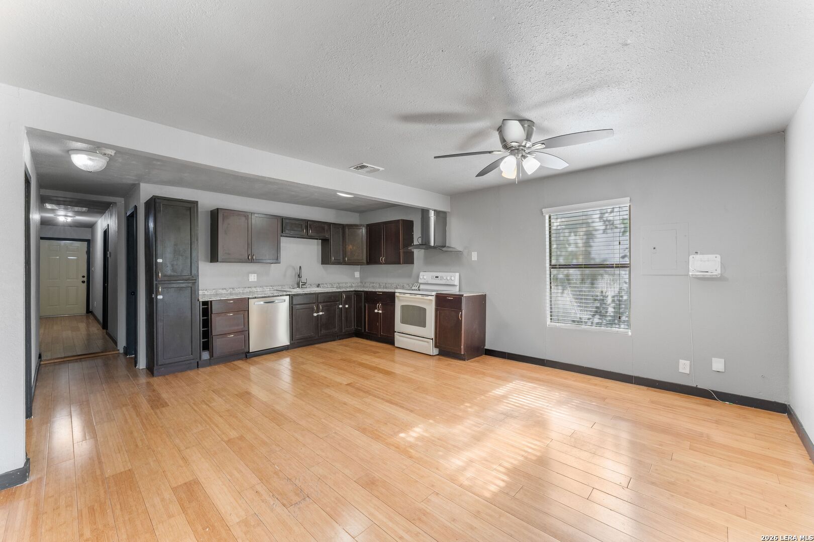 2114 Fitch