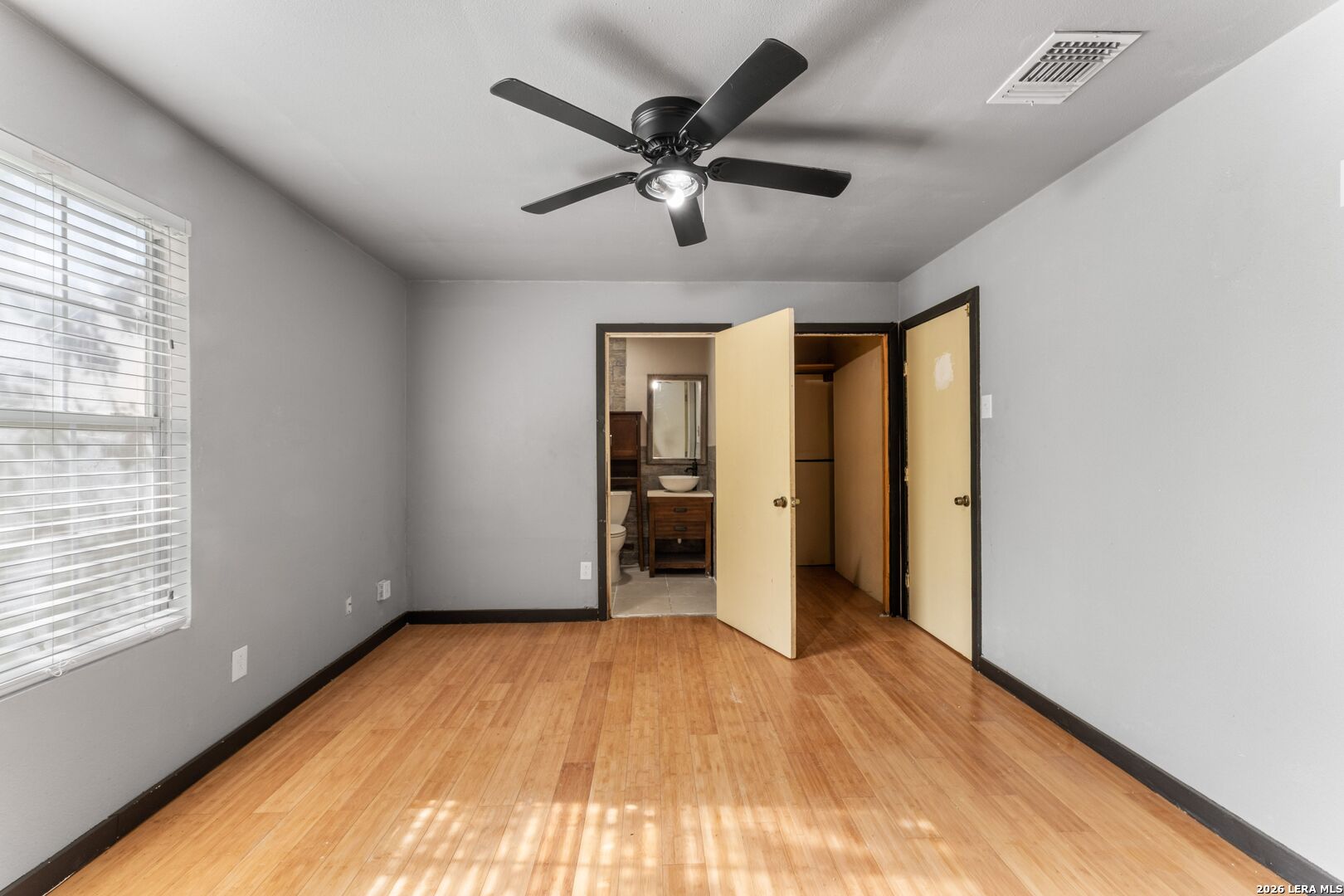 2114 Fitch