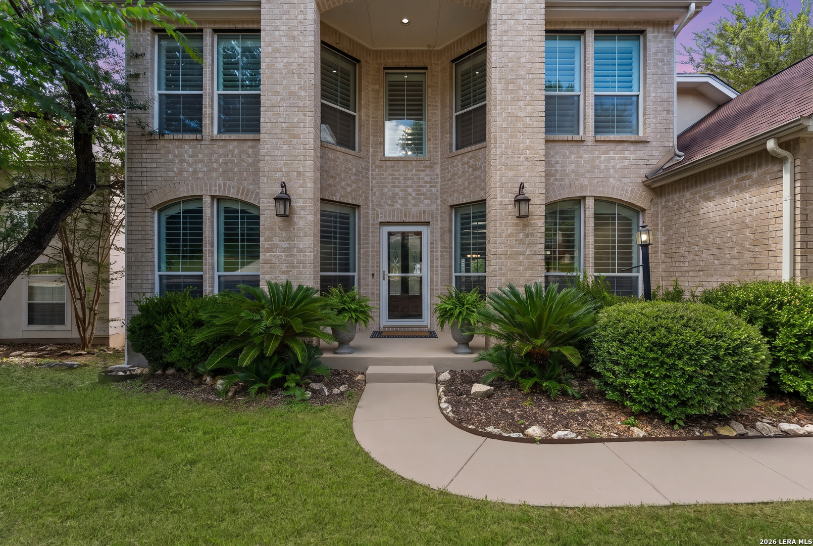 6519 Grove Creek
