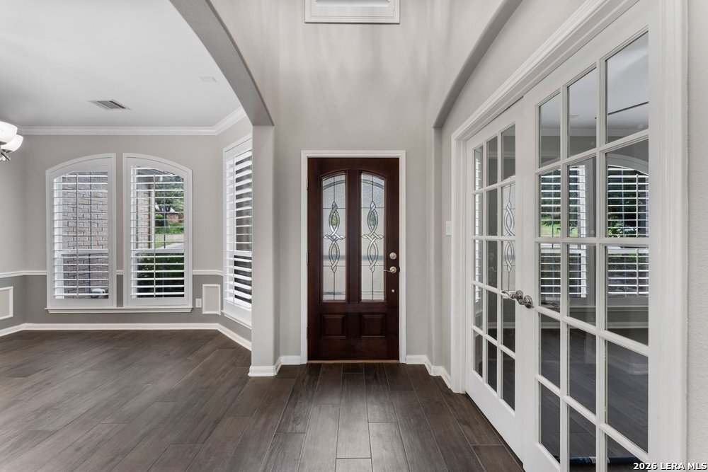6519 Grove Creek